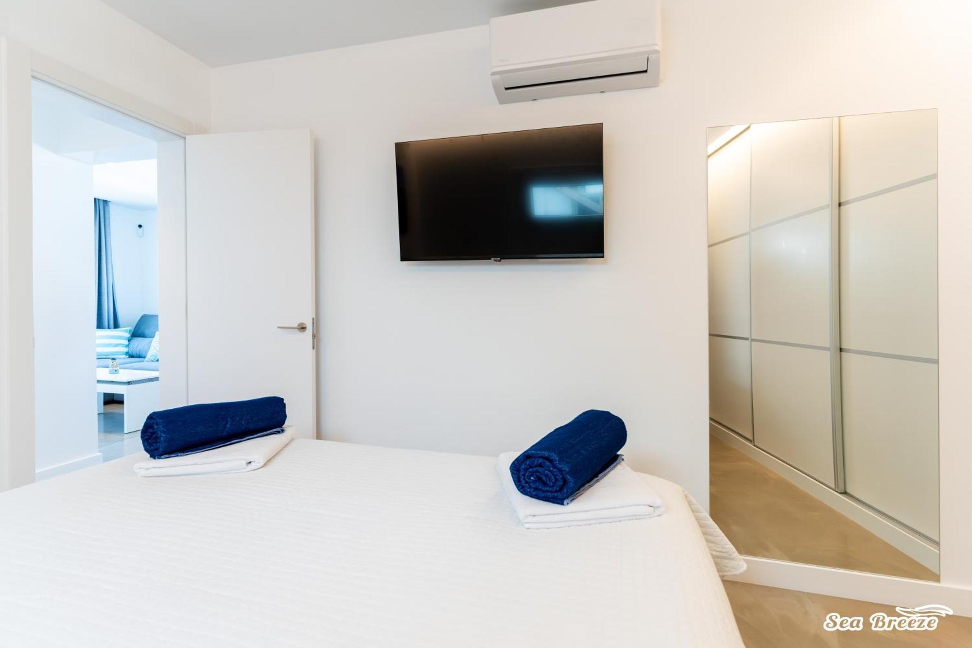 2 Apartments Sea Breeze Фамара Экстерьер фото