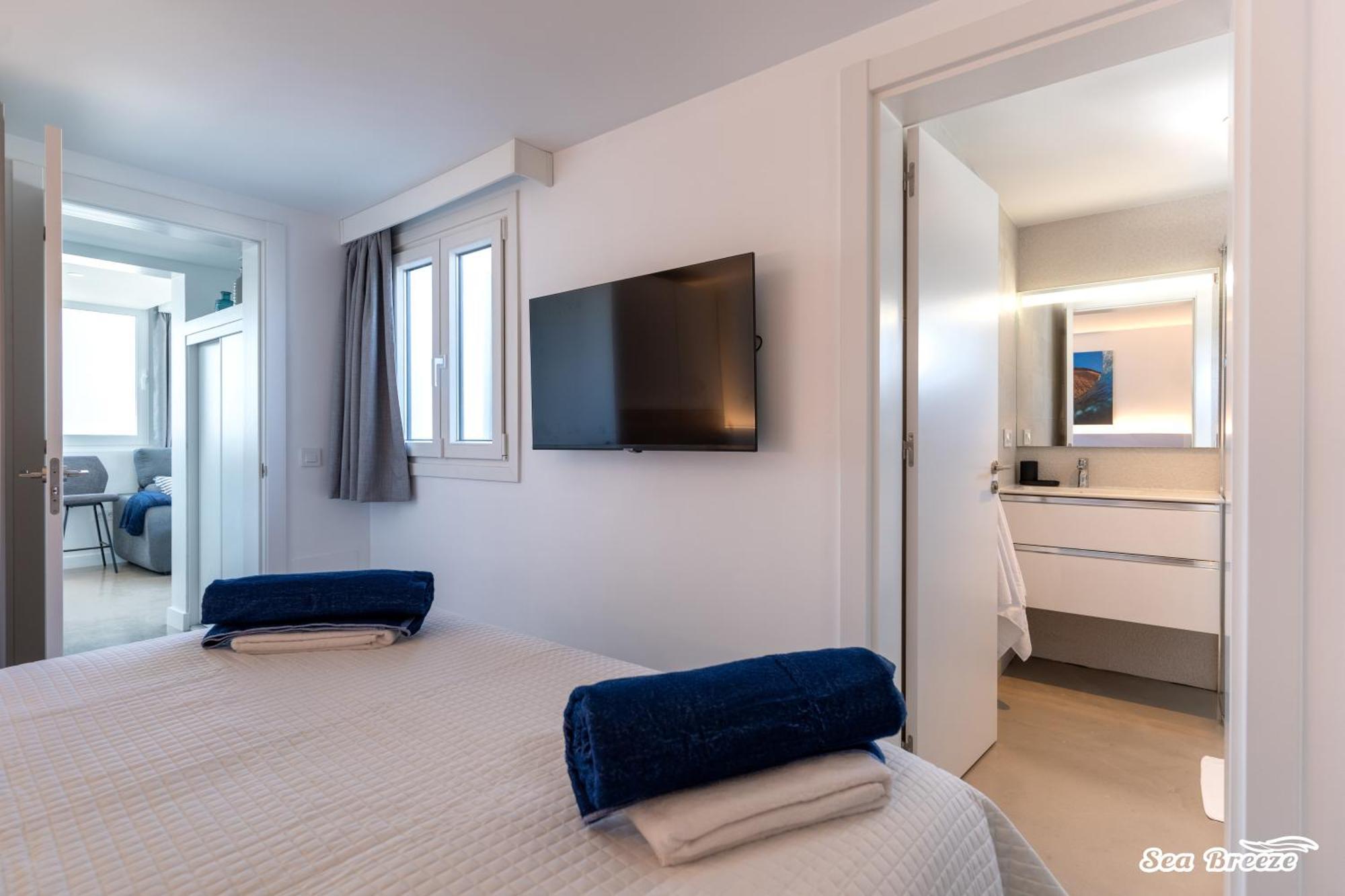 2 Apartments Sea Breeze Фамара Экстерьер фото